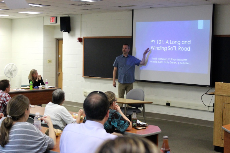 Mark McKellop, Professor of Psychology at Juniata College, leading a Lakso Center event in September 2017.